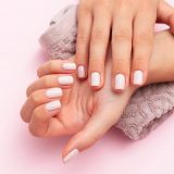 Saiba como fortalecer as unhas e fazê-las crescer de maneira saudável