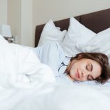Melatonina: o que é e para que serve o hormônio do sono
