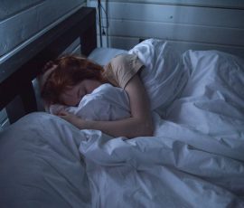 Você sabe quais os malefícios de dormir tarde?