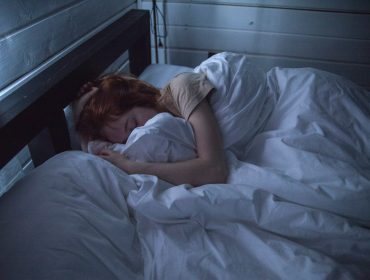 Você sabe quais os malefícios de dormir tarde?