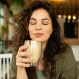 Latte Desinchá: receitas criativas e aesthetic drinks incríveis!